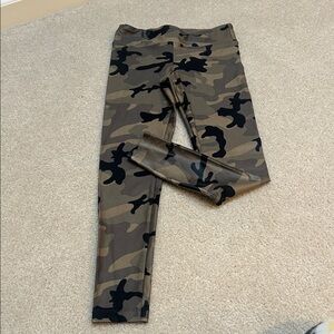 Koral Camouflage Leggings Size Small